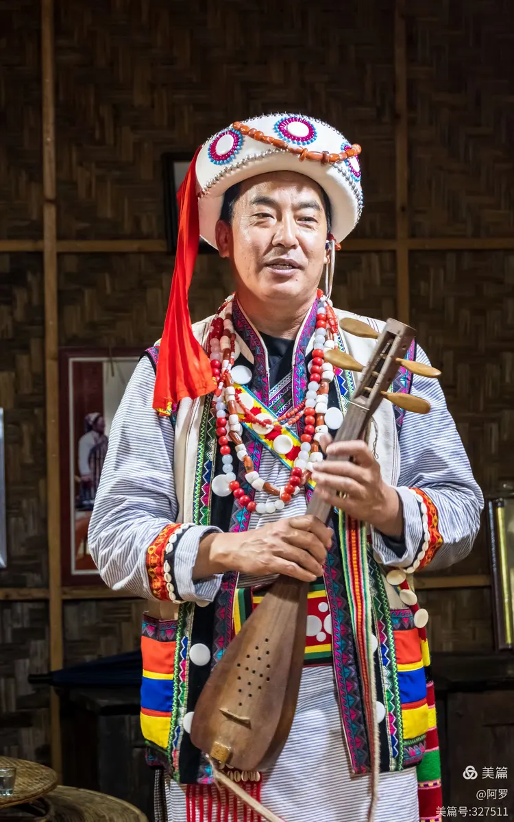 走进怒族小山村
